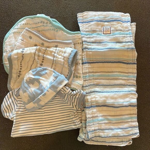 Newborn Bundle Burpies, hat onesie size NB - Picture 1 of 8